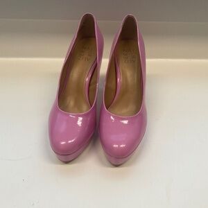 High Heels -Naturalizer Pink Pumps